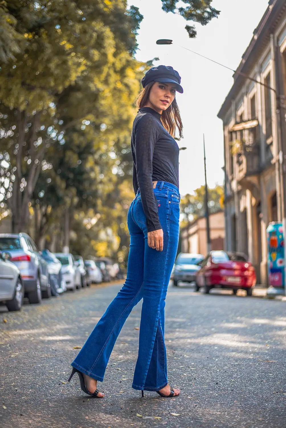 Calça jeans modelagem flare